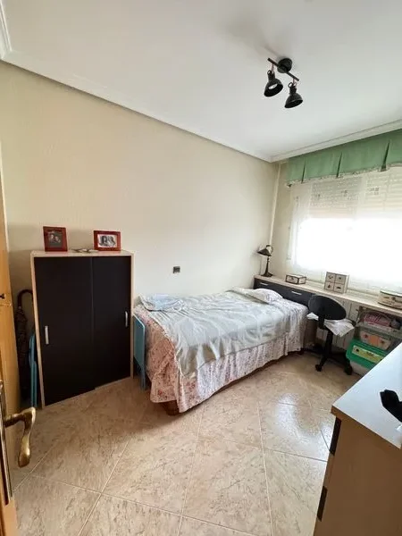 1346828925